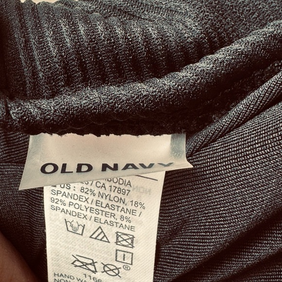 Old Navy Ribbed Triangle String Bikini Top - Picture 7 of 8